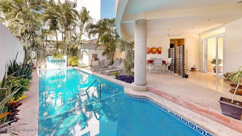 Condos in 1 Av Los Picos - Bucerias  