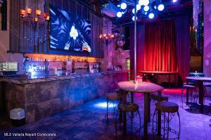 Business in 263 Lazaro Cardenas  