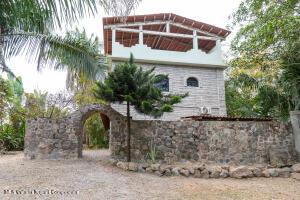 Houses in 1 Colonia Americana  