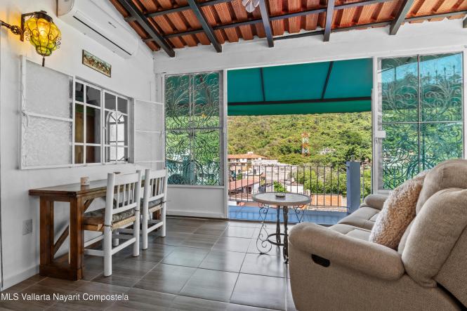 Houses in 101 C Miguel Angel  