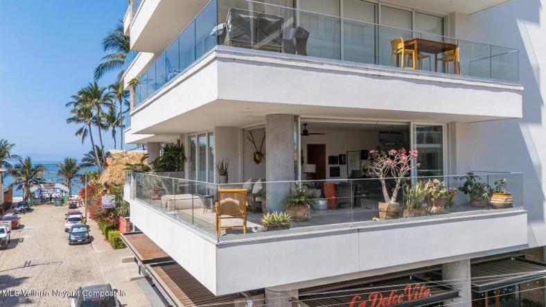 Condos in 20 Javier Mina Calle 