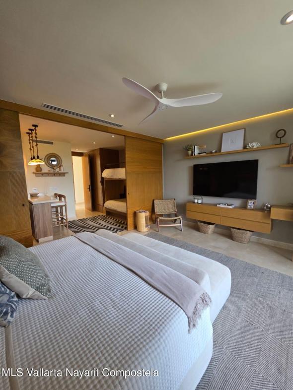 Condos in 49 calle coral  