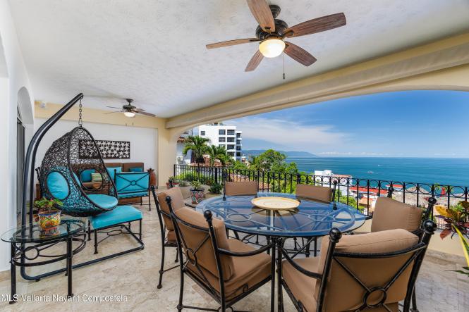 Condos in 117 las Hortensias  