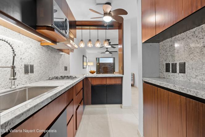 Houses in 103 C. Golondrina  