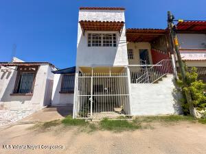 Houses in 1033-3 Privada Marbella  