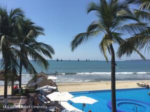 Condos in 104 Boulevard Costero  