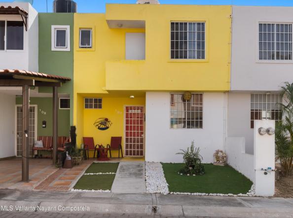 Houses in 107 Arrayan  