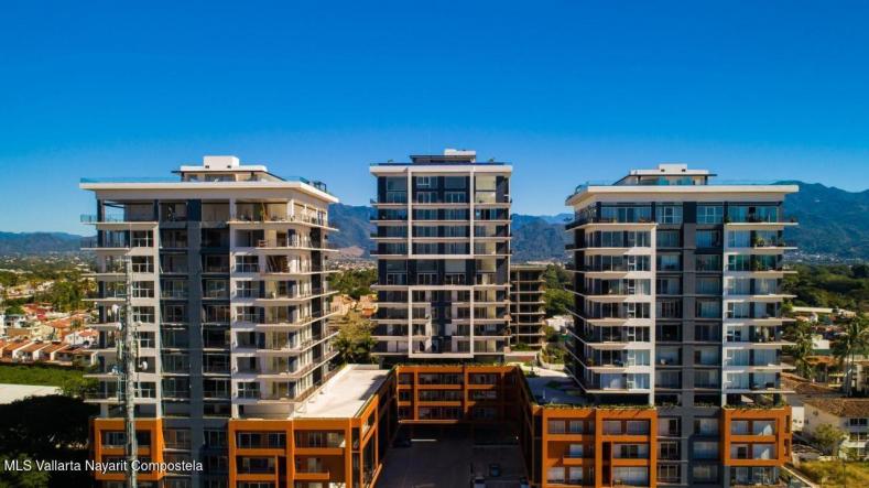 Condos in 360 Maria Montessori  