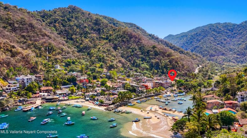 Houses in 11 Calle Gaviota  