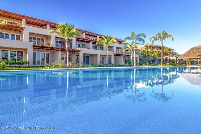 Condos in 269 ISLA PALMARES AV DE LAS GARZAS  