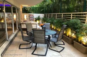 Condos in 487 David Alfaro Siqueros  