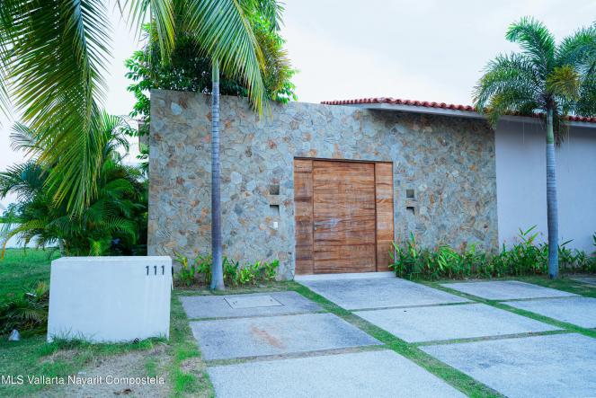 Houses in 111 ACACIA  