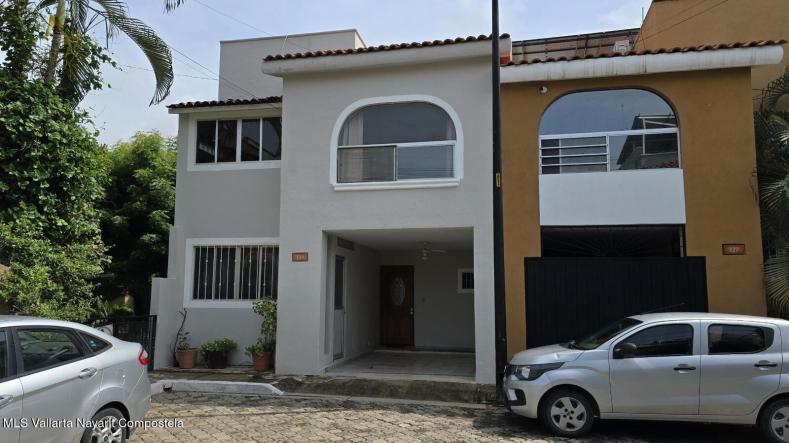 Houses in 510 Av. Paseo del Marlin  