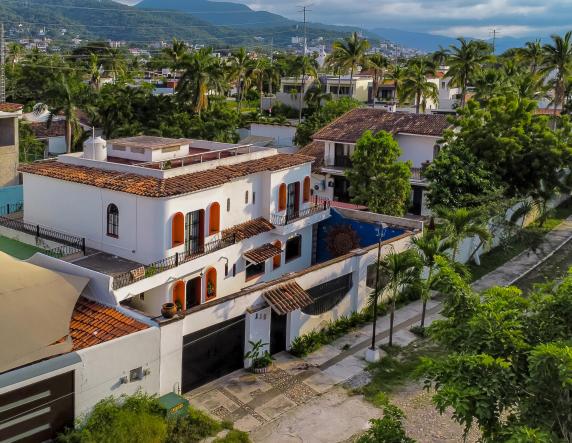 Houses in 115 Pez Volador  