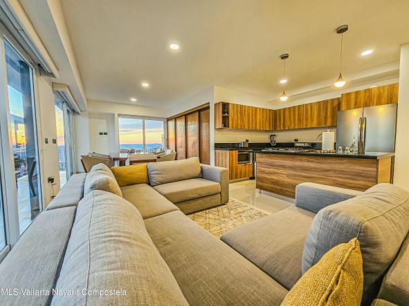 Condos in 360 Maria Montessori  