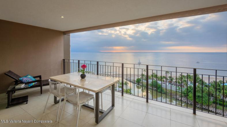 Condos in 2477 Ave. Francisco Medina Ascensio  