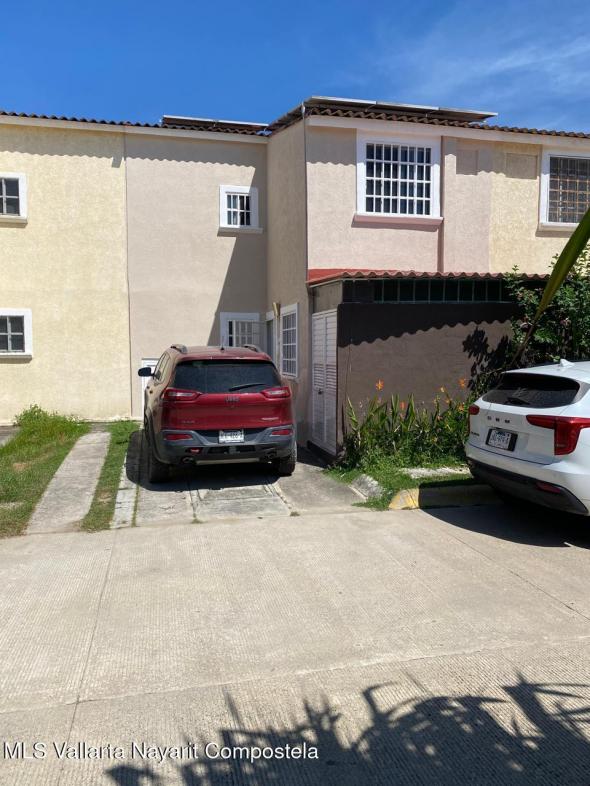 Houses in 126 Mar Baltico Calle 