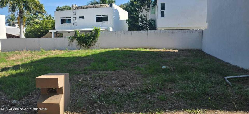 Land in 127 Refugio del Armadillo  