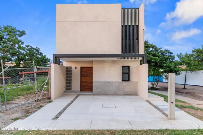 Houses in 1313 Independencia  