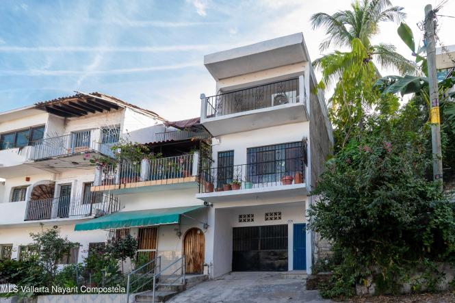 Houses in 1316 Ecuador  