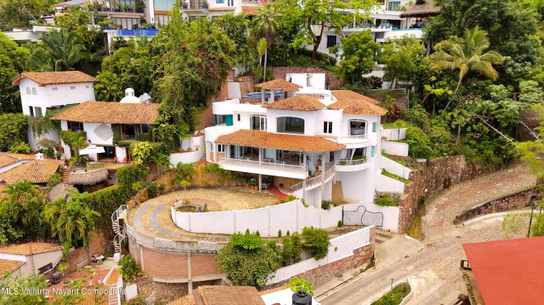 Houses in 140 paseo de los delfins  