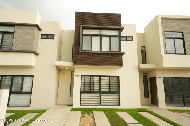 Houses in 141 Ave Portovela  