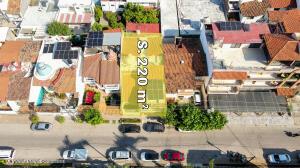 Houses in 141 PAVO REAL  