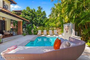 Houses in 144 GAVIOTAS  