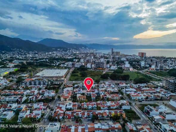 Houses in 158 Rio Cutzmala  