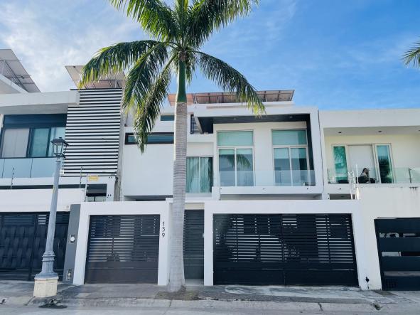 Houses in 159 Rio Cutzmala  