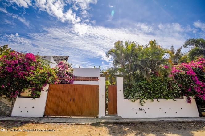 Houses in 16 Indonesia Calle 