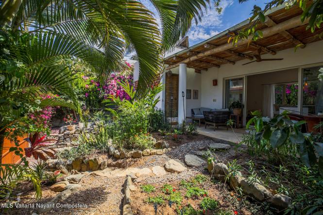 Houses in 16 Indonesia Calle 