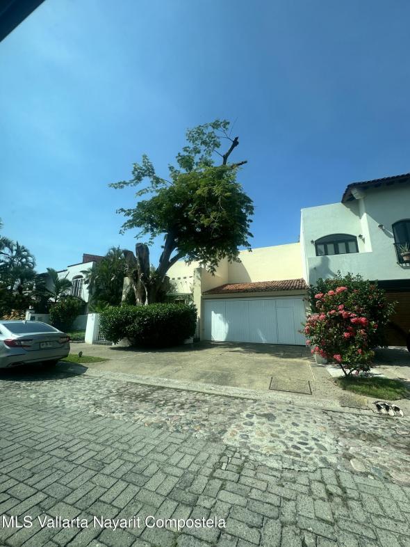 Houses in 163 Gaviotas  