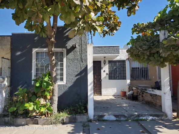 Houses in 169 Valle de Kino  