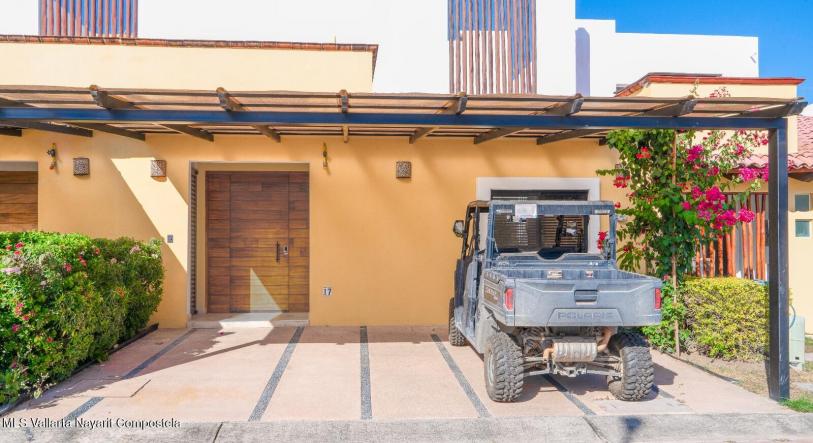 Houses in 15 AV. PALMA REAL  