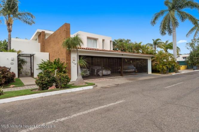 Houses for sale in Nuevo Vallarta West