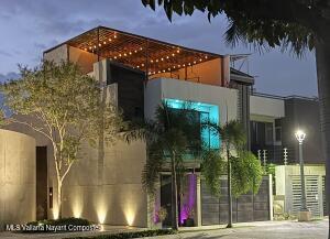 Houses in 175 Lago Tanganica  