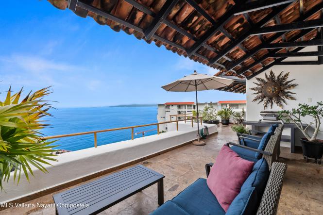 Condos in 103 Cerrada-Privada de los Pinos  