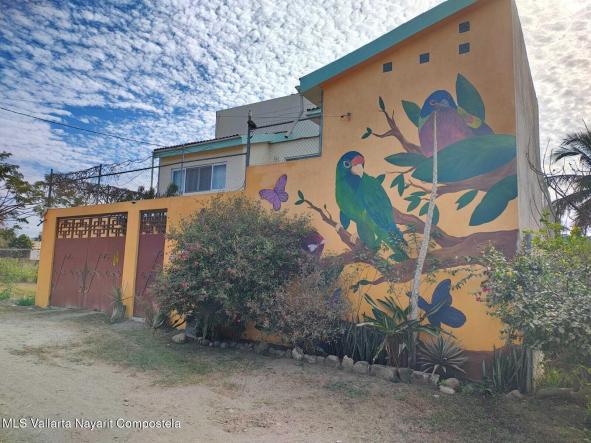 Houses in 19 Amapola  