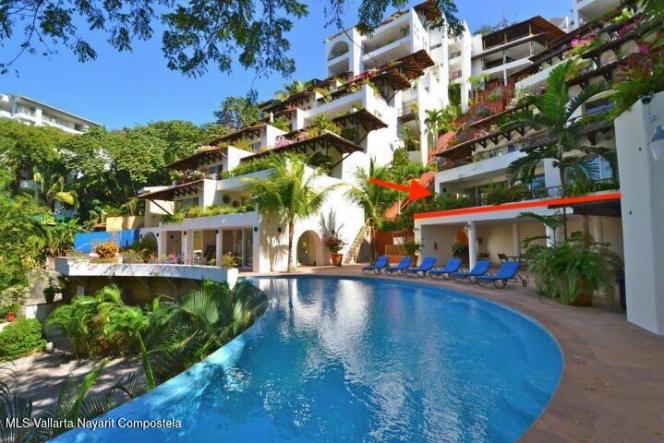 Condos in 103 Cerrada de los Pinos  