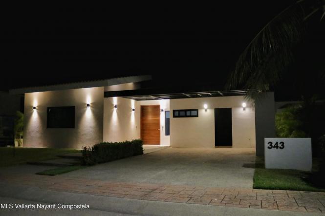 Houses in 2 CEDROS 343 LOS TIGRES  