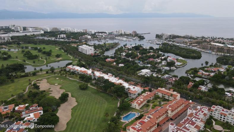 Condos in 252 Iguanas Avenida 