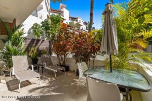 Condos in 105 Pulpito  