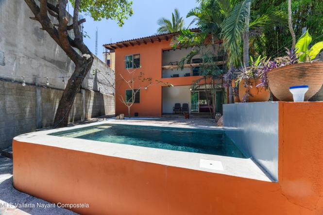 Houses in 21 Calle Pelicanos  