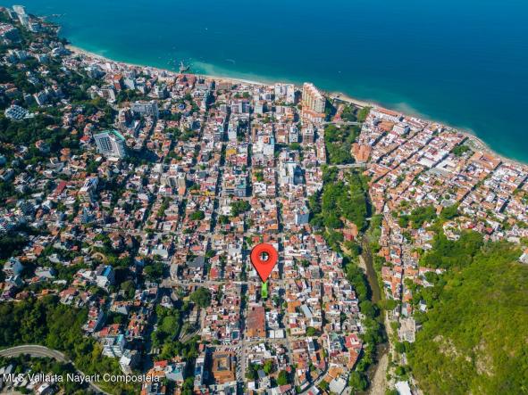 Multi-Family in 221 Naranjo  