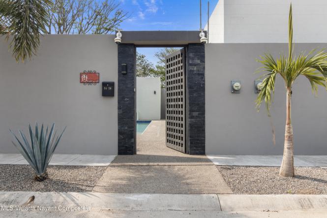 Houses in 24 Calle Gardenia  
