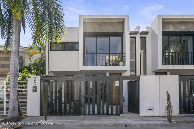 Houses in 269 Rio Amarillo  