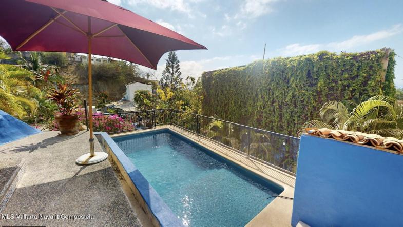 Houses in 27 Cordillera  