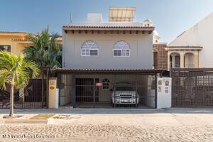 Houses in 277 Albatros  