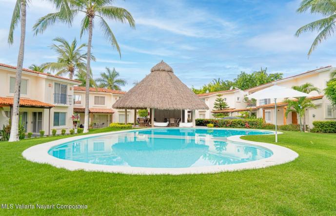 Houses in 122 GARZAS  